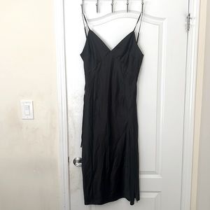 BLACK SILK V NECK DRESS - DYNAMITE